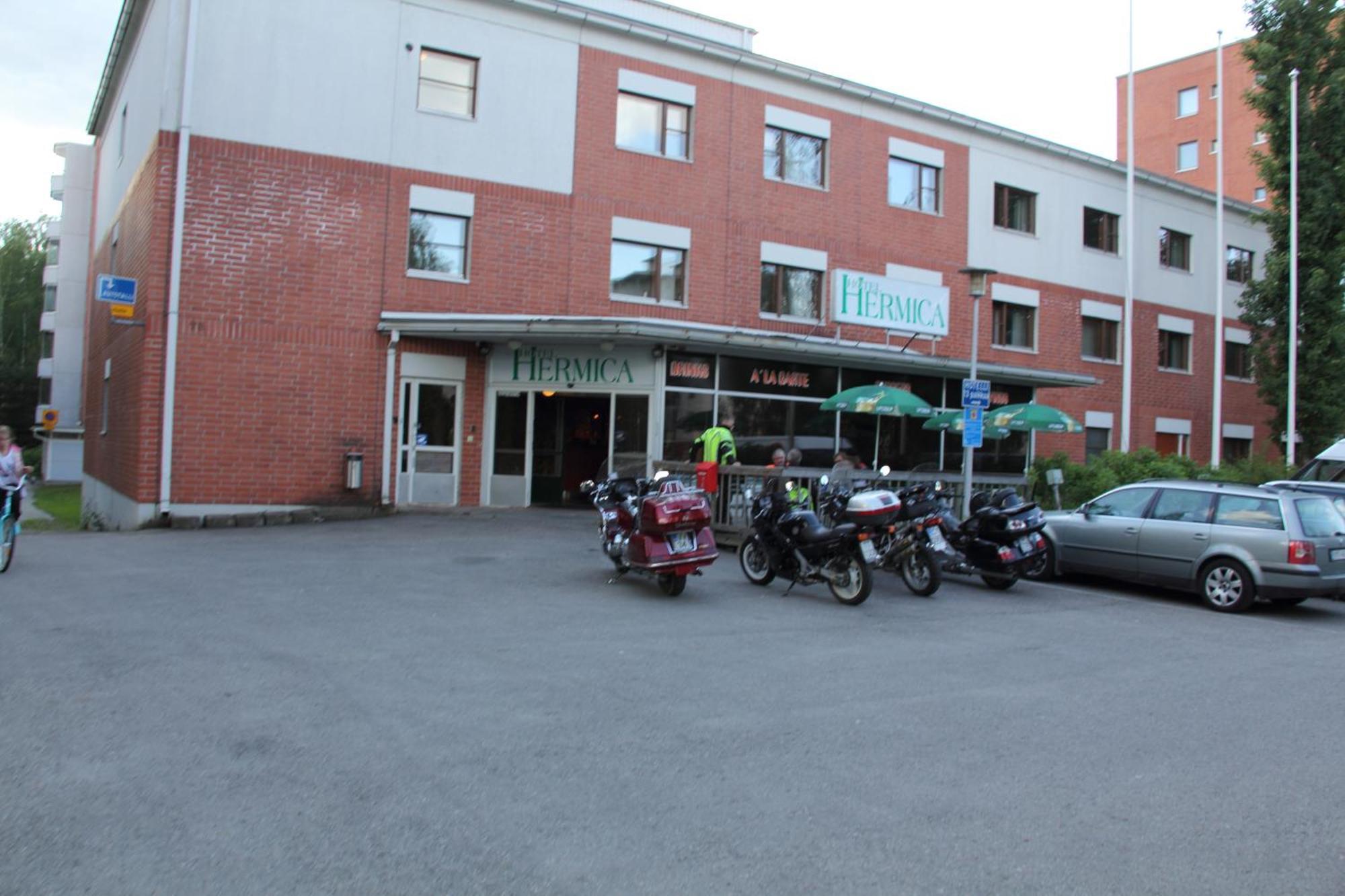 Hotel Hermica Tampere Bagian luar foto