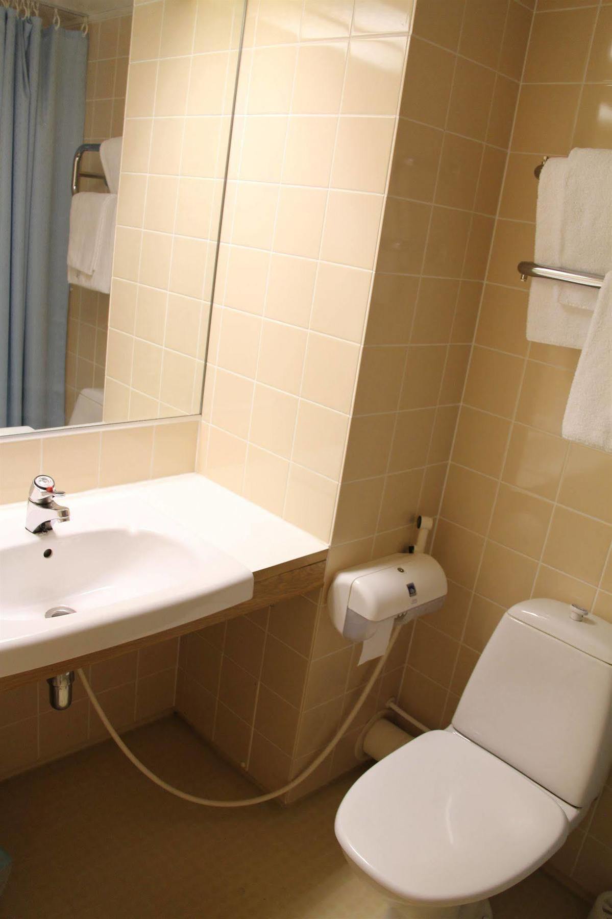 Hotel Hermica Tampere Bagian luar foto