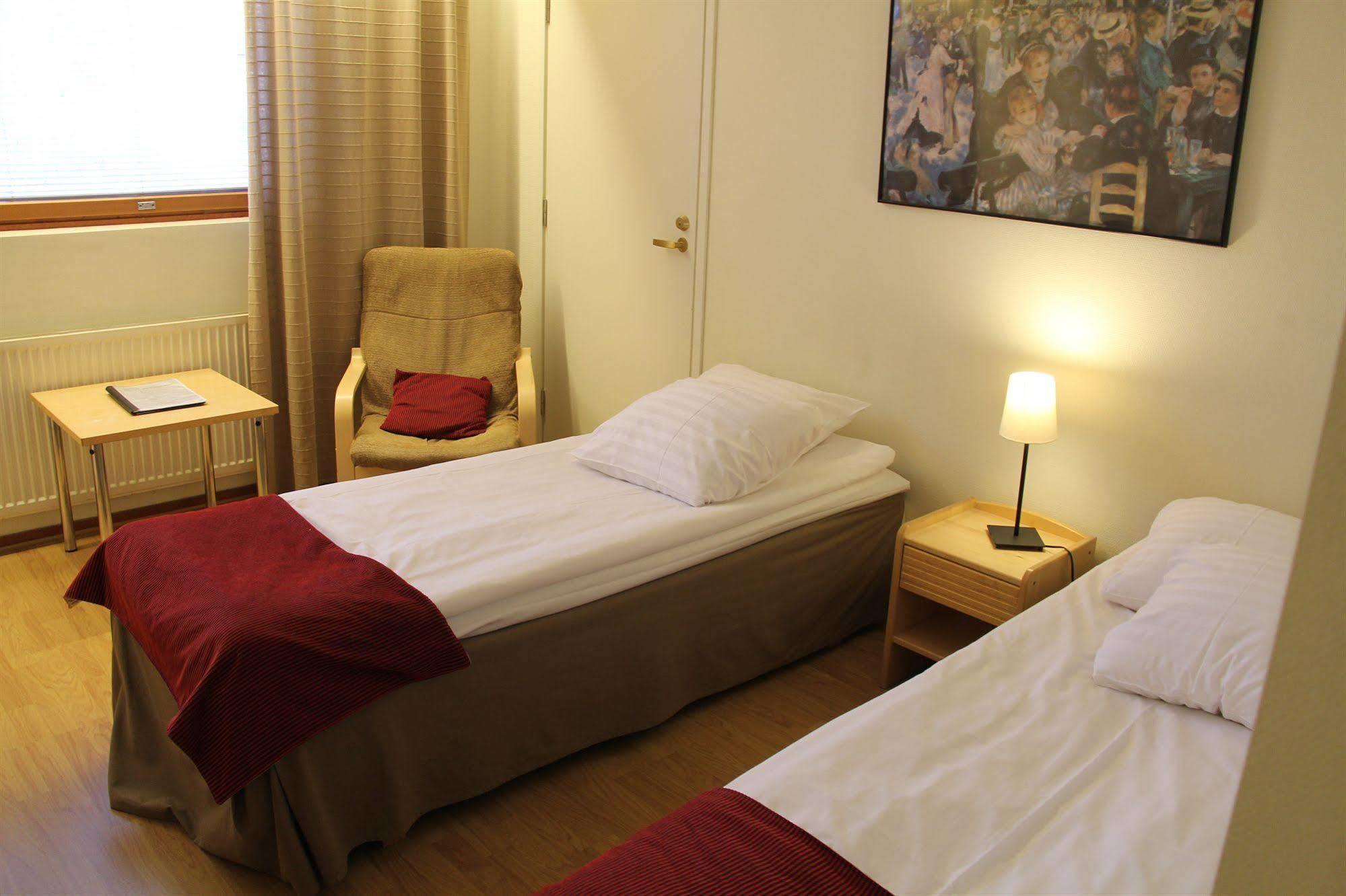 Hotel Hermica Tampere Bagian luar foto