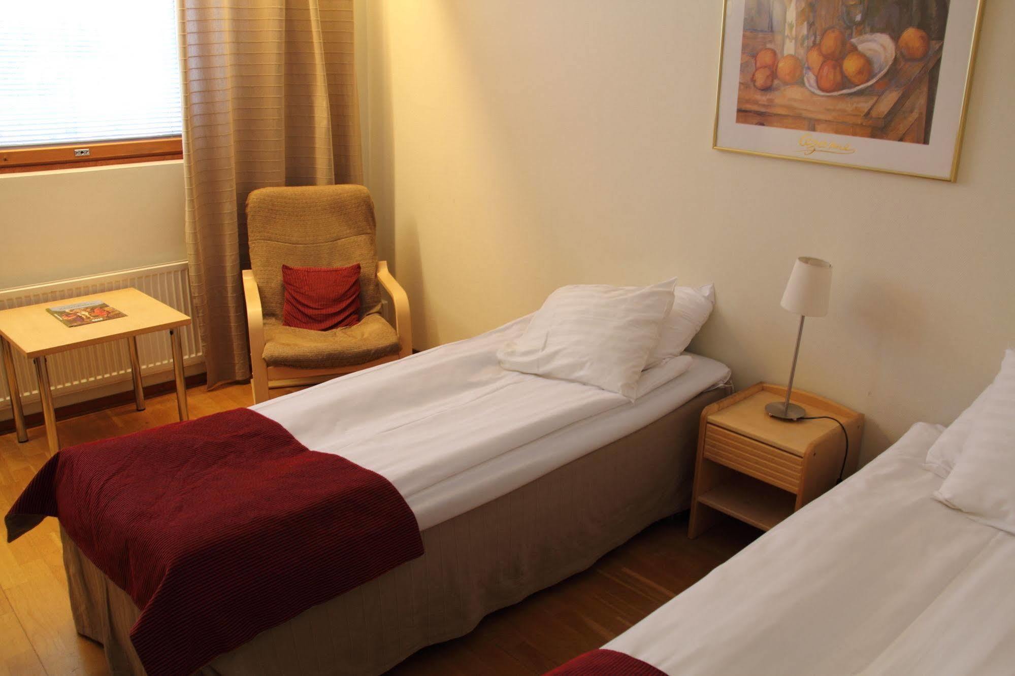 Hotel Hermica Tampere Bagian luar foto