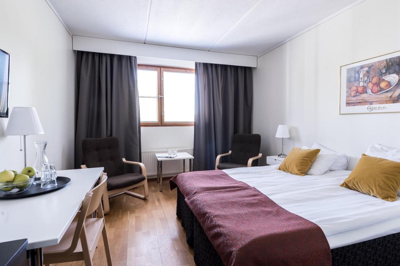 Hotel Hermica Tampere Bagian luar foto